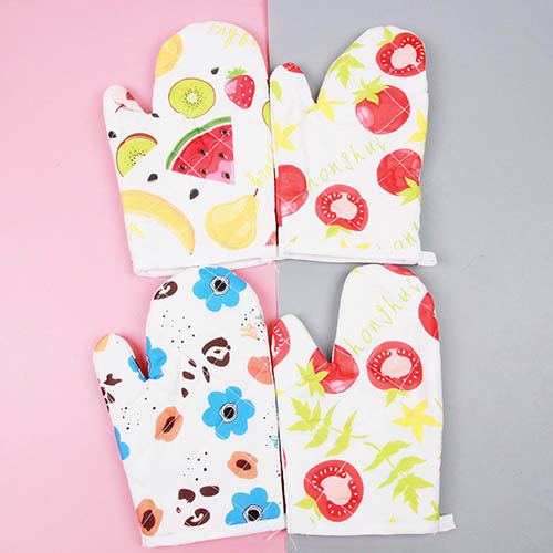 Pairs of Microwave Gloves